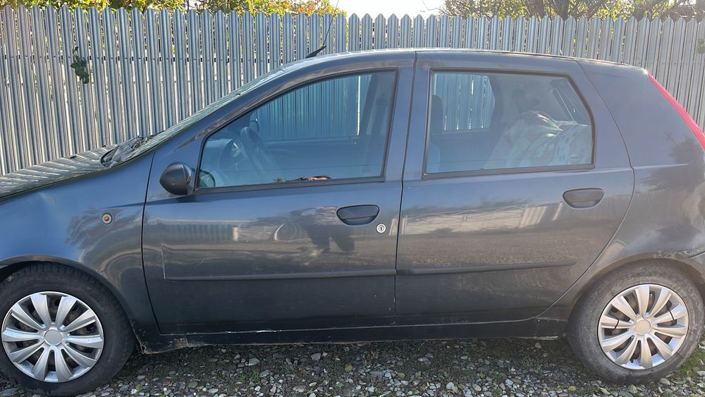 Fiat punto de vanzare.