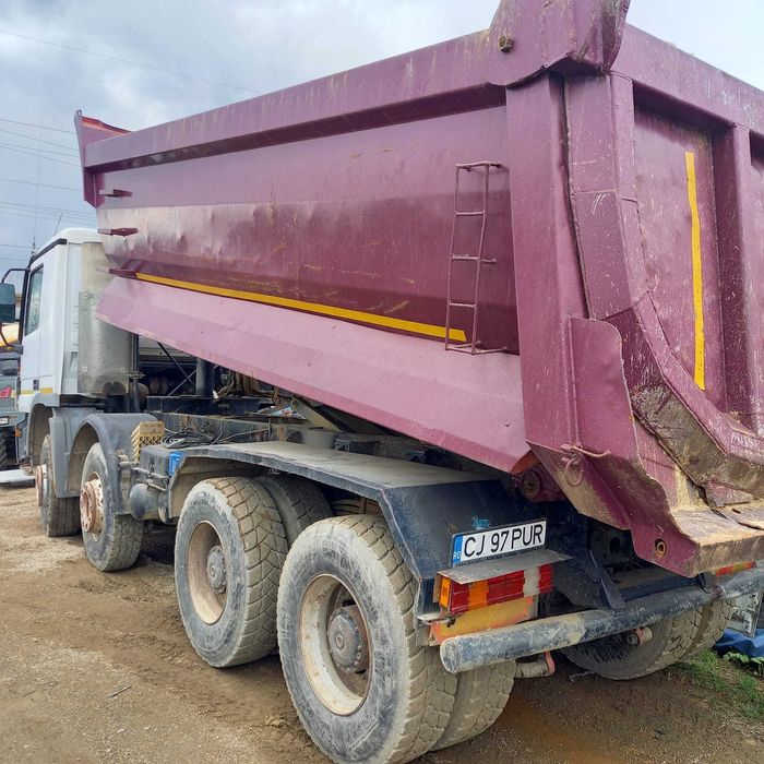 Vând 3 autobasculante 8x4 mercedes actros