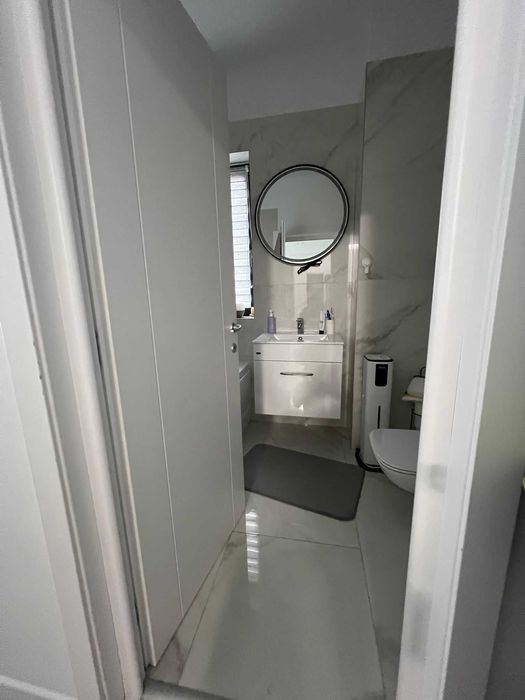 Vand apartament spatios, cu loc de parca, terasa mare in complet VAMT