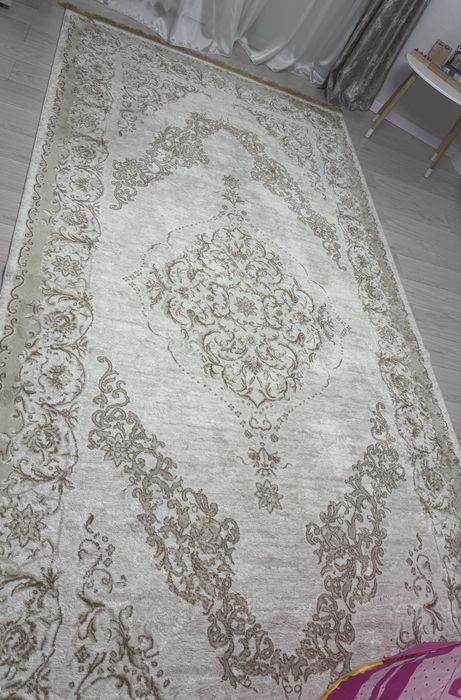 Продам ковер в отличном состоянии