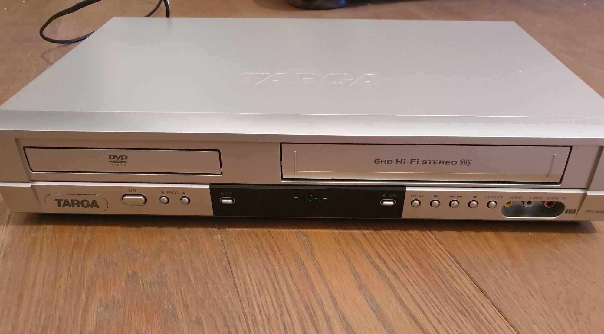 Targa DVP 5200x DVD player VCR combo , argintiu