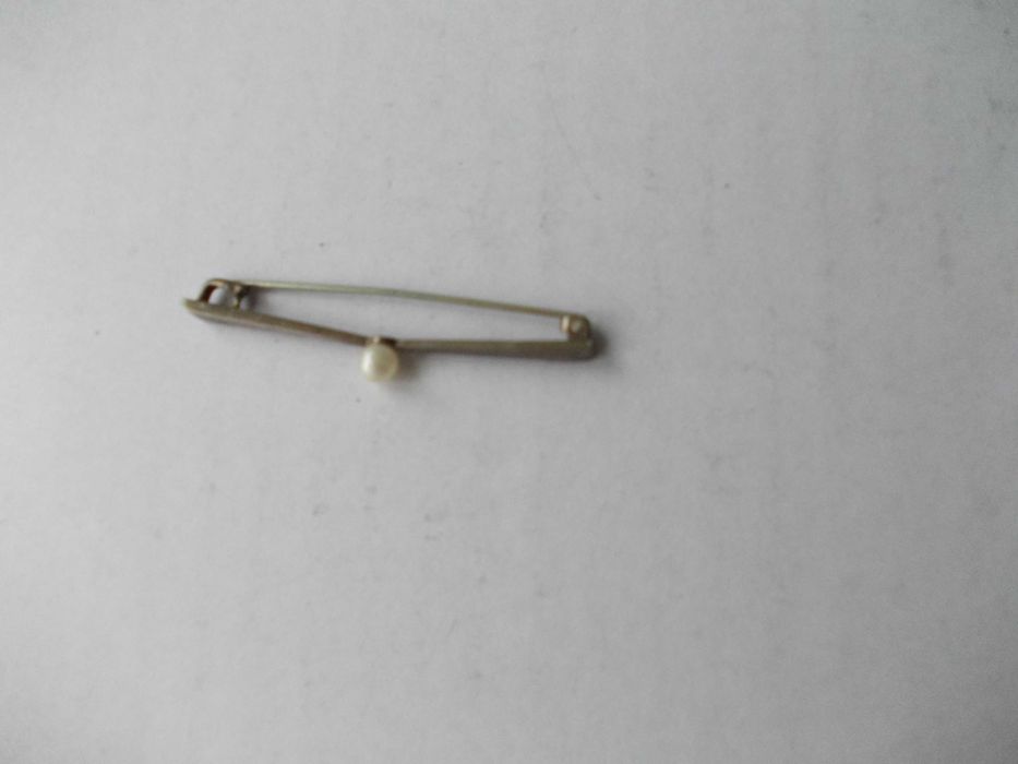 Brosa veche din argint cu perla 3