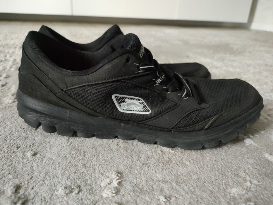 Продам кроссовки