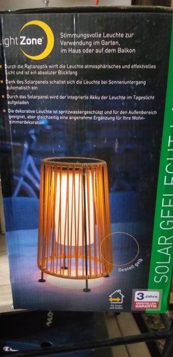 Lampa cu incarcare solara