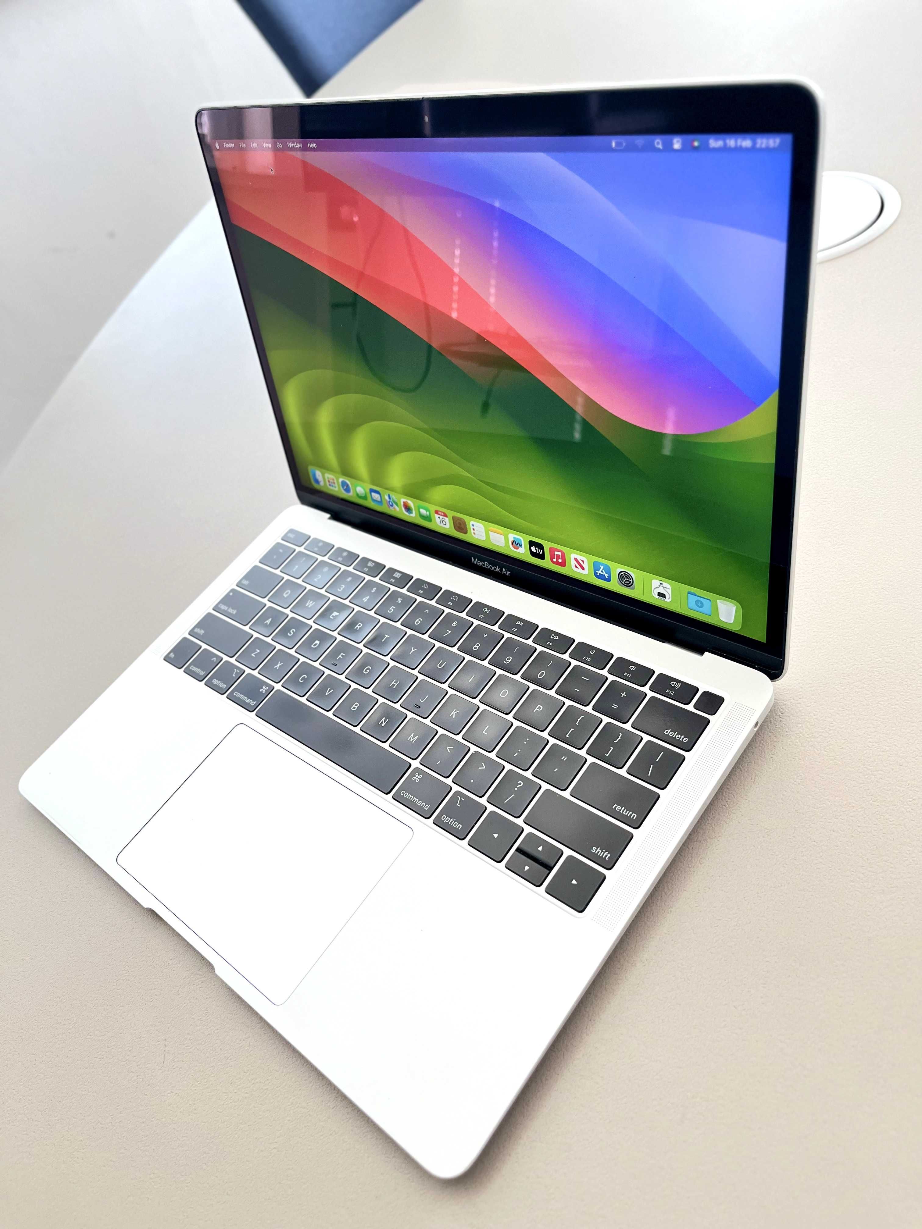 Apple MacBook AIR 13 A1932 i5 3.6Gz 16GB 256GB NVMe True Tone