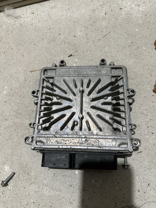 ECU Компютър за Volvo D3 2.0 163