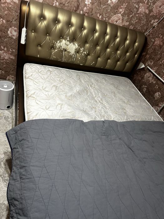 Кровать двухспальняя