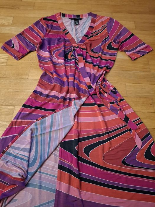 Rochiei H&M parte peste parte