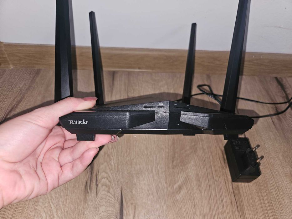Router Tenda AC10