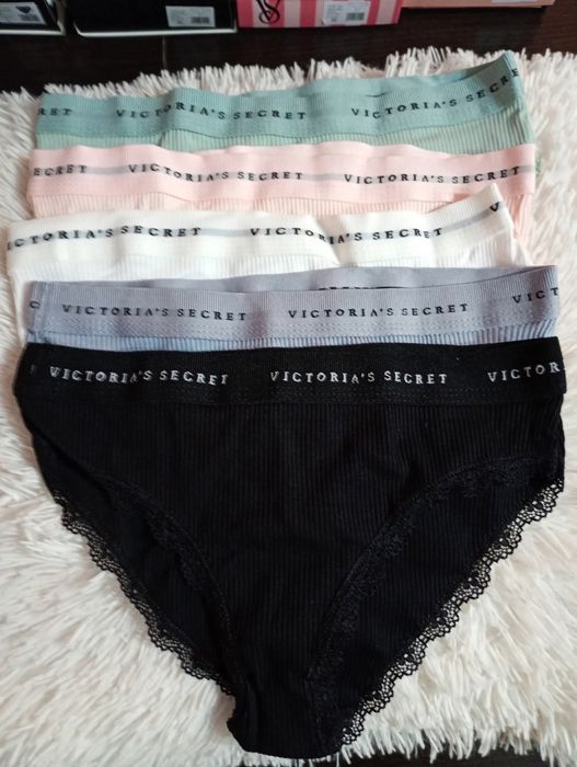 Комплект дамско бельо високо качество. По  5 броя в кутия.