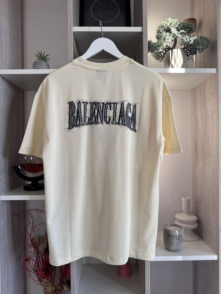 Tricou Balenciaga,Colectia Noua.