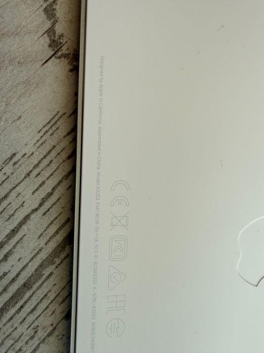 Продавам Apple клавиатура и мишка