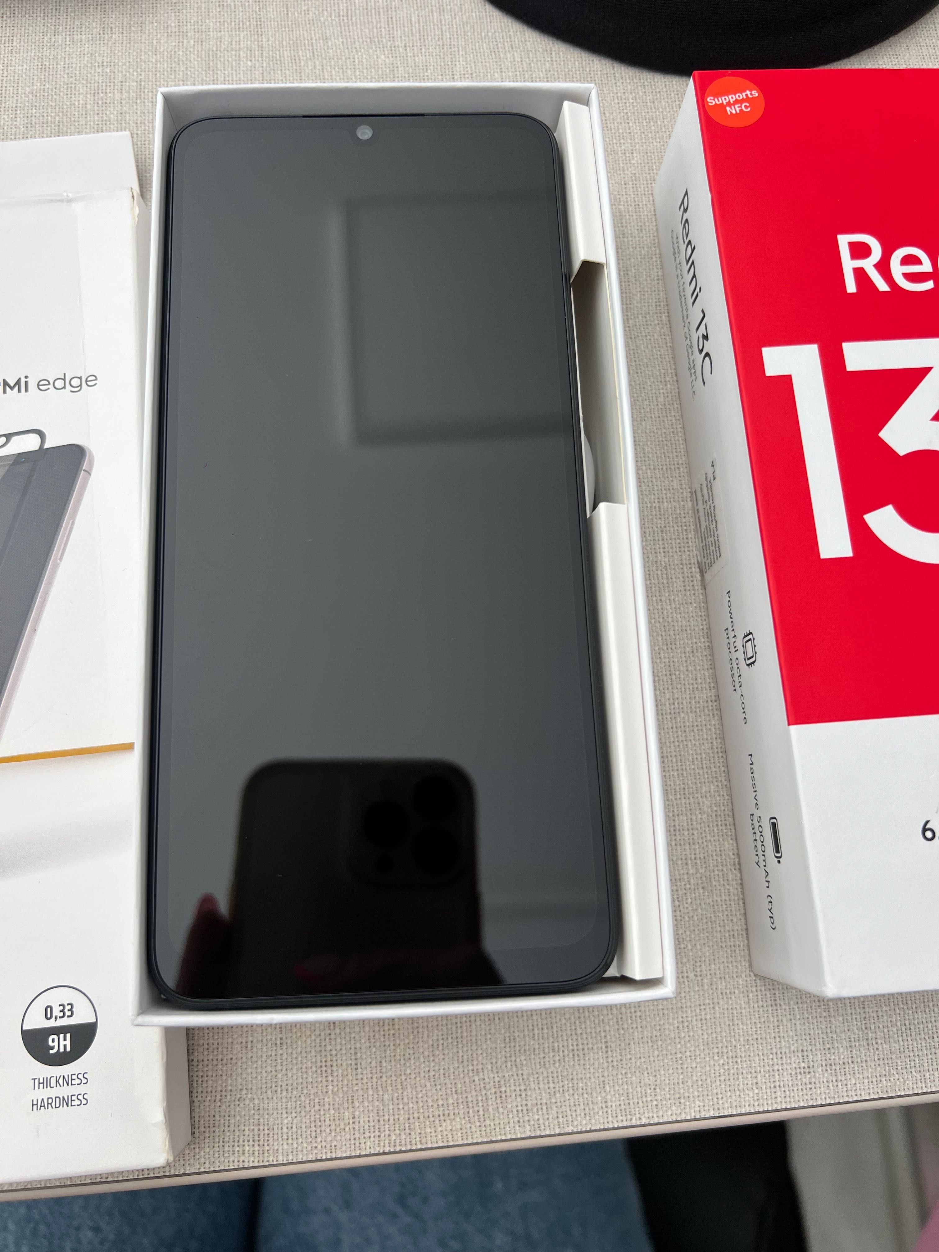 Чисто нов тел. Redmi  13C Midnight Black