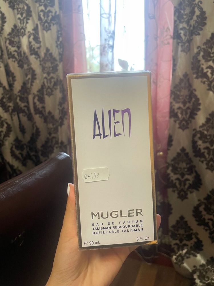 Vand parfum Mugler Alien