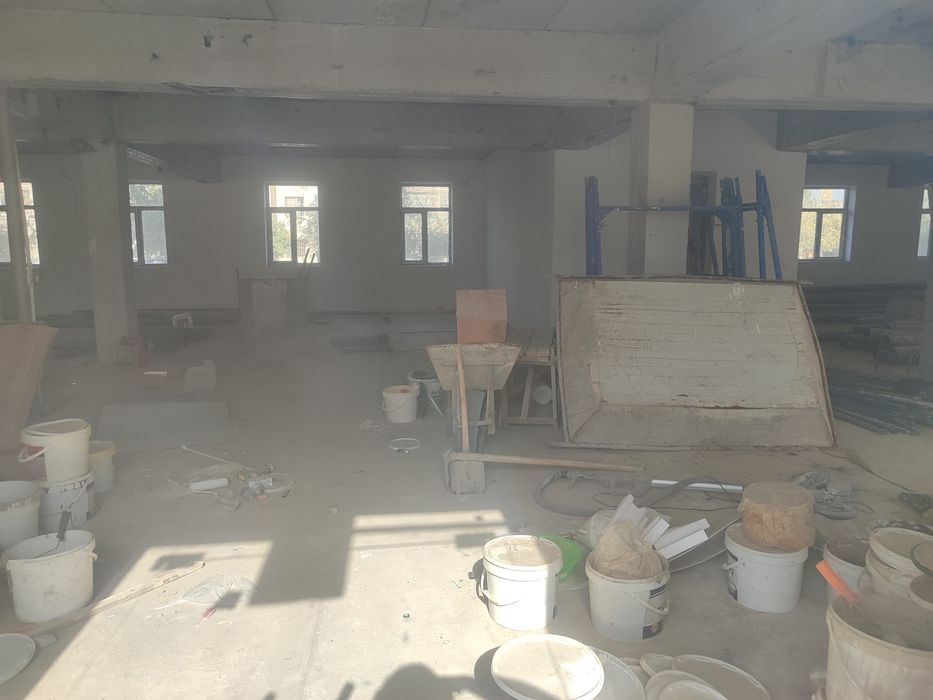 Gorgaz Zaytoon restoran orqasida Magazin