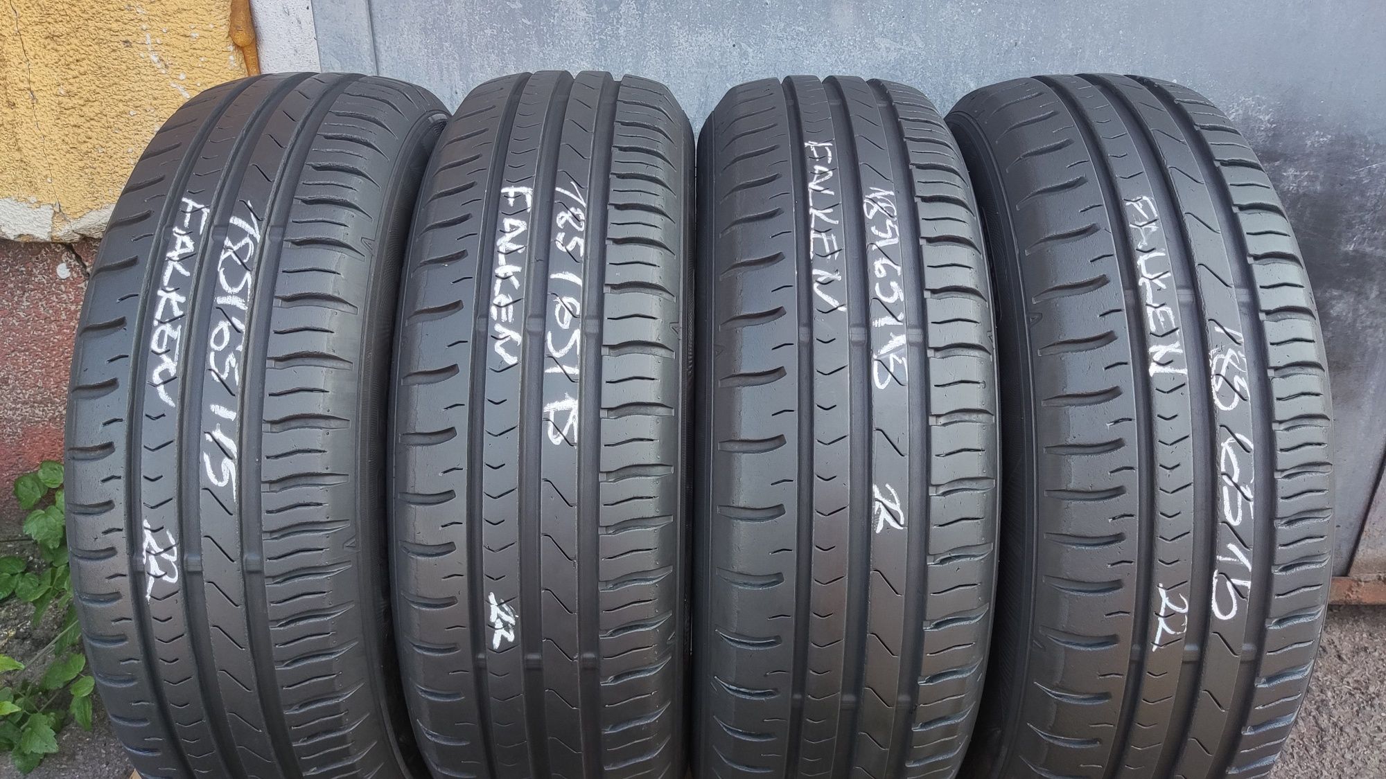 4бр. летни гуми 185/65/15 Falken Sincera
dot22
8mm 
Добро състояние на