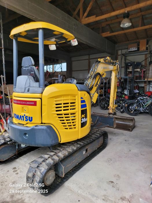 Escavator Komatsu pc30 an 2018 cu 4017 ore 3 cupe