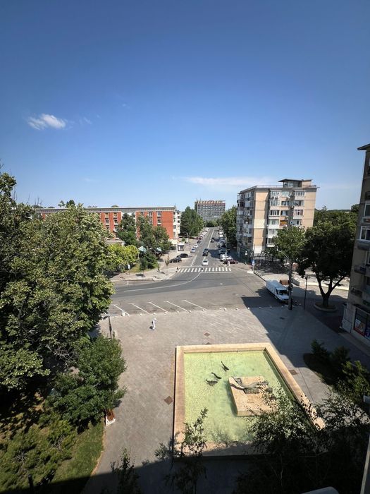 Inchiriez apartament 2 camere decomandate Centru