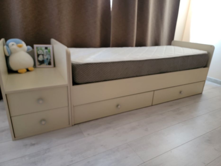 Детская кровать 60*170 с матрасом и тумбочкой