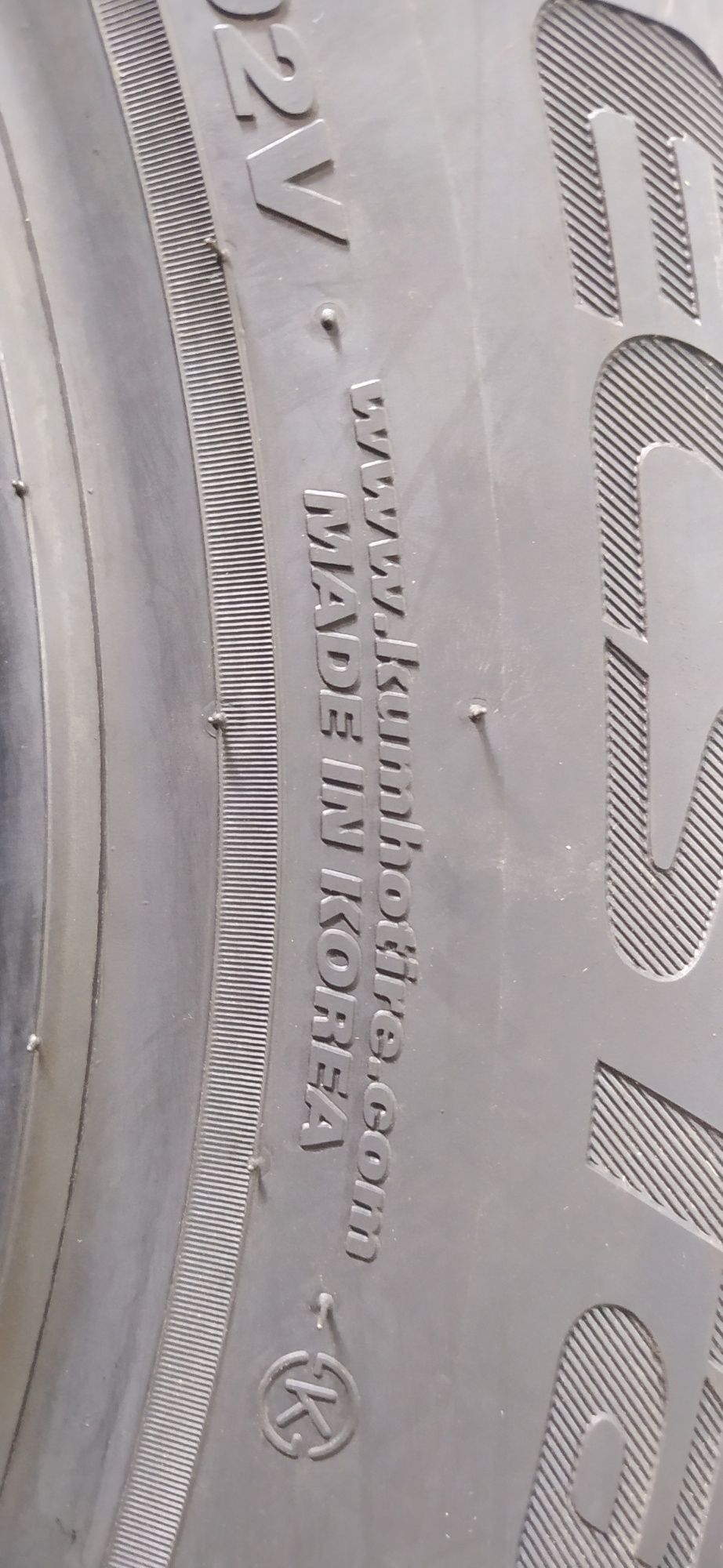 245/45R19. Kumho. PS71