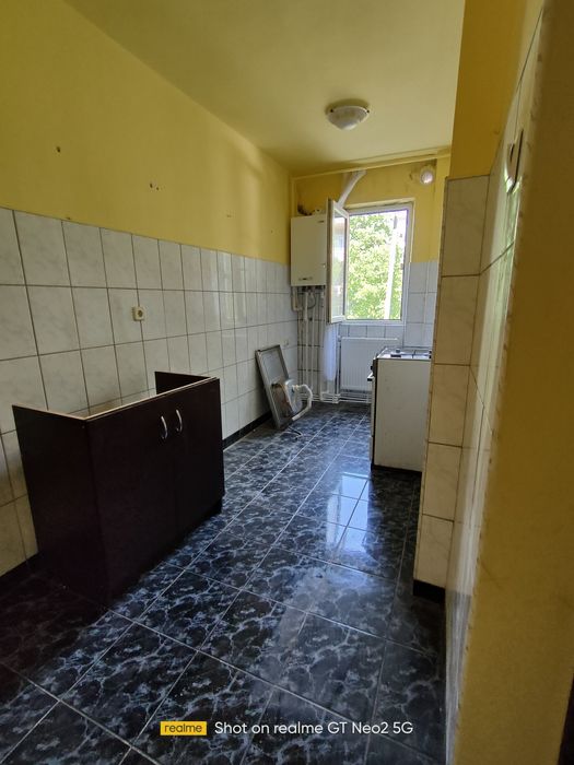 Vand apartament cu 2 camere