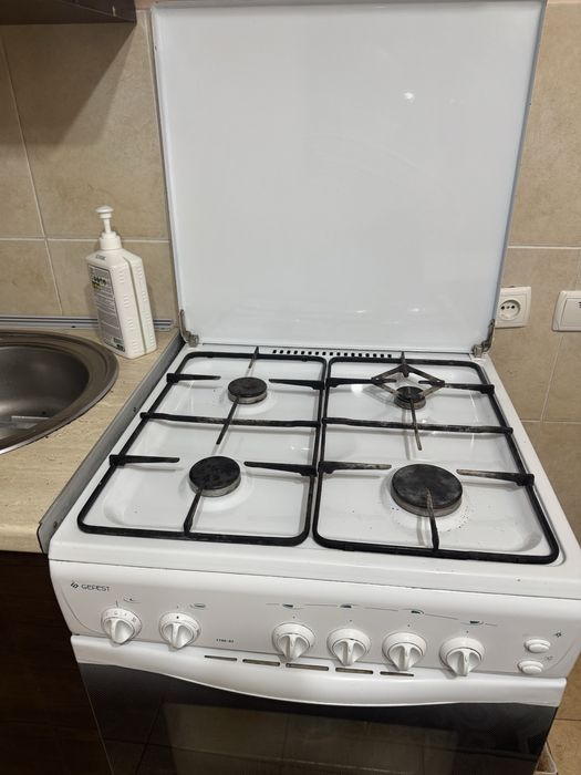 Продам газ плиту рабочая
