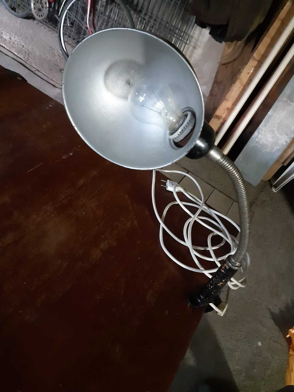 Lampa veioza industriala birou veche neagra functionala vintage