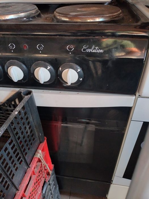 Продам плитку электрическую. Рабочая.