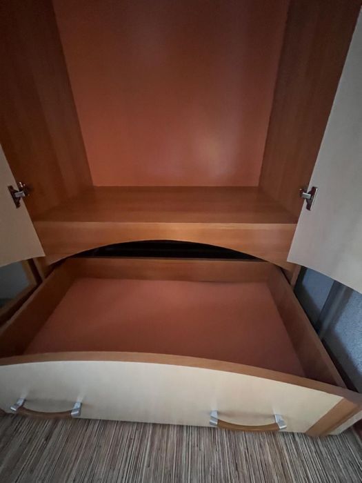 Компьютерный стол и шкафы