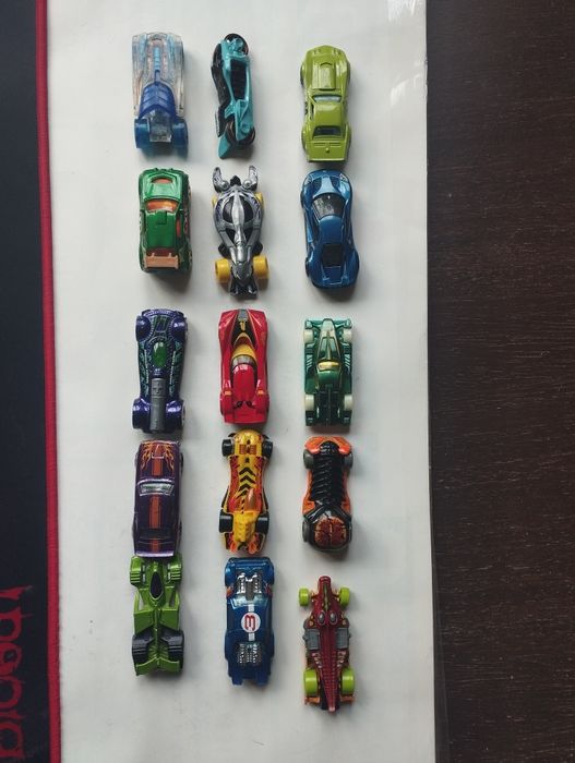 Машинки Hot wheels