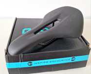 Sa bicicleta Selle Royal, noua