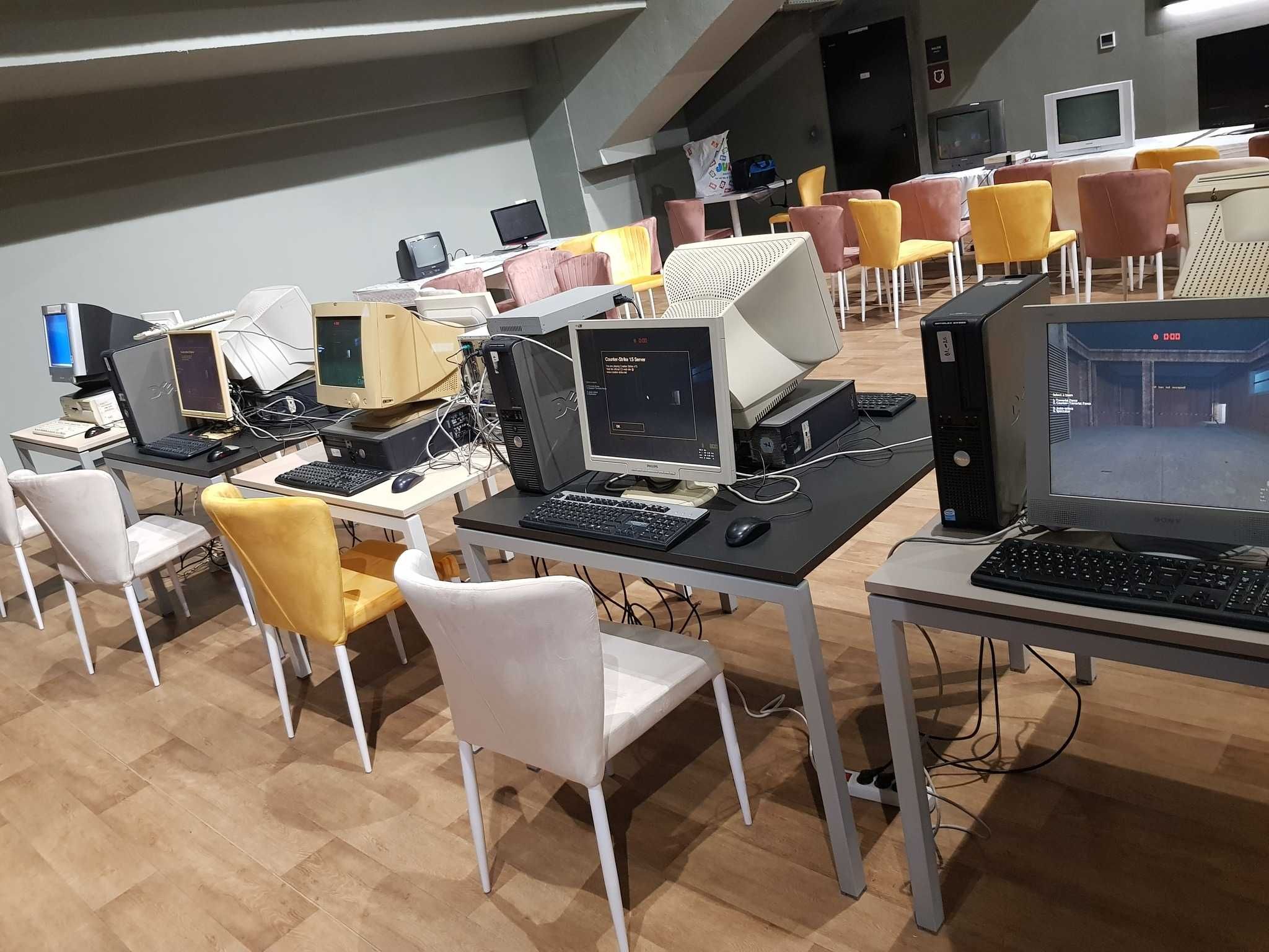 Organizat Eveniment Retro Gaming LAN Party Divertisment Oldies TV PC