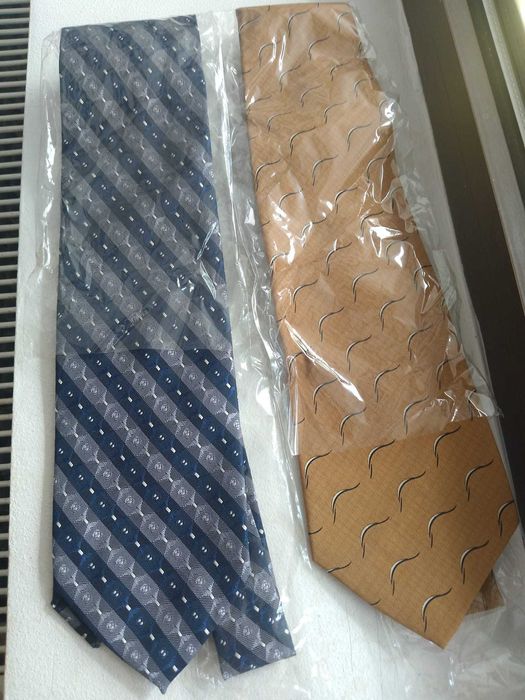 Set 2 cravate, 100% din matase.