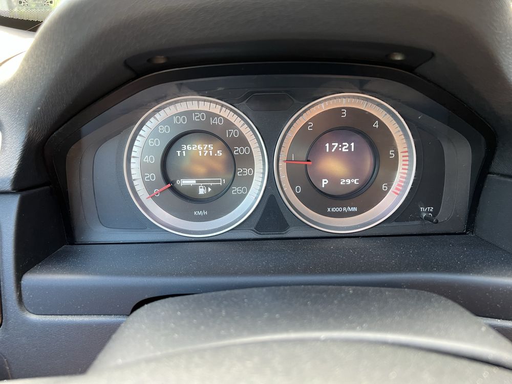 Vand Volvo V70 D2 1.6 diesel 115 cp, an fabricatie 2013