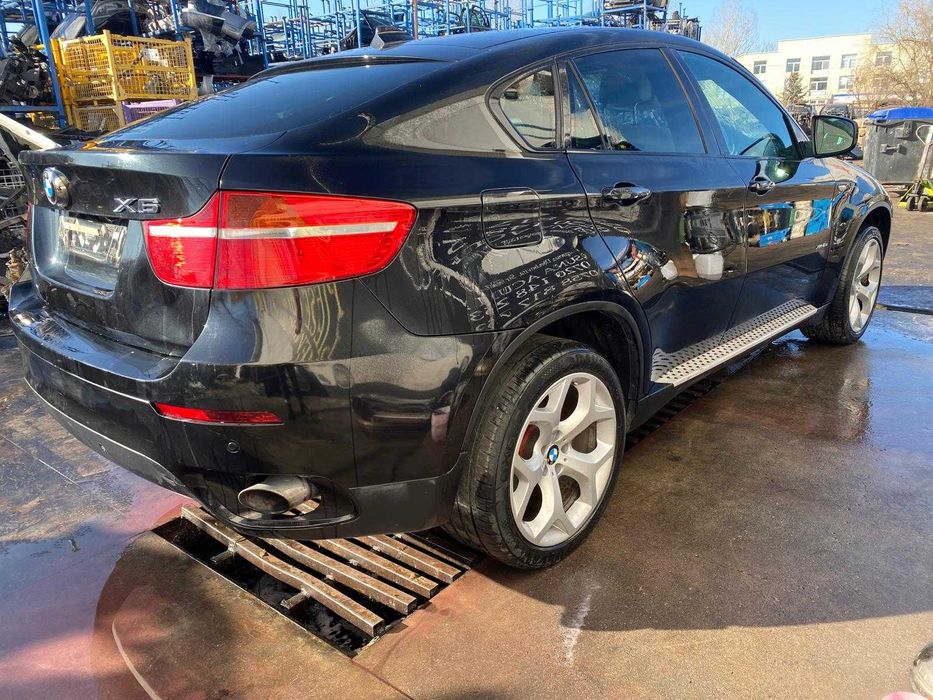 Dezmembrez bmw x6 e71 4.0D 306 cp n57d30B/bara x6/capota/far/aripa/