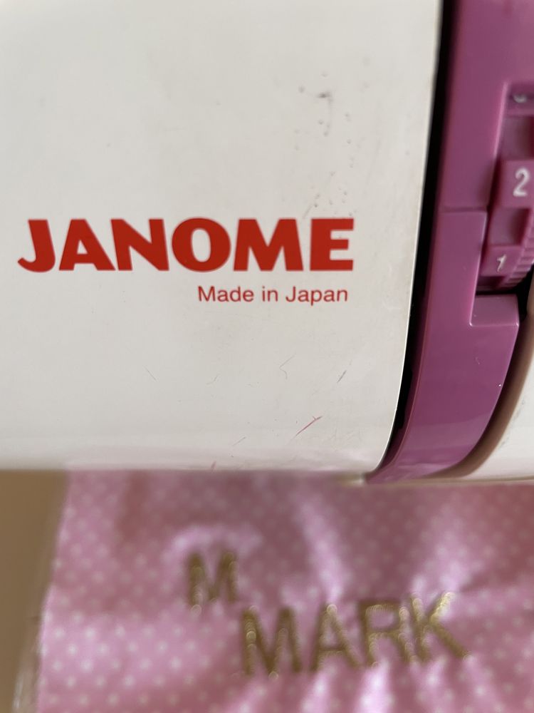 Швейная вышивальная машинка Janome