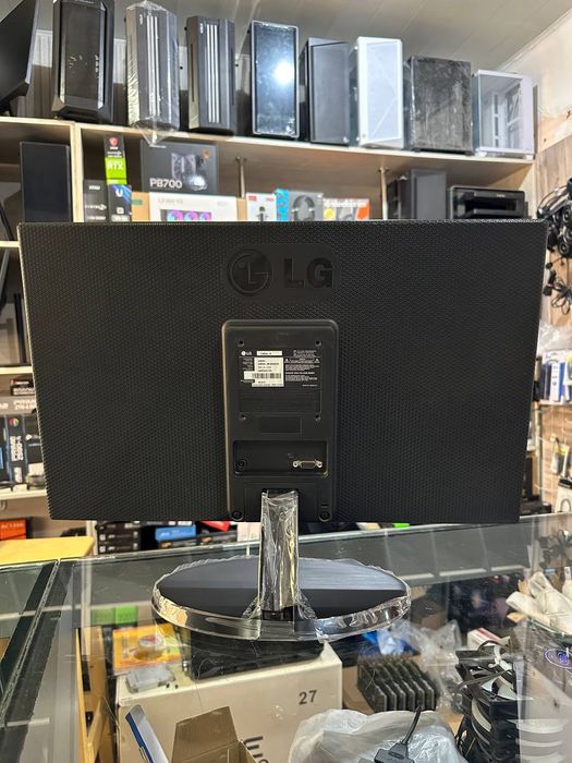 LG 22" led Monitor, VGA! Holati yaxshi! 7 ta qoldi!