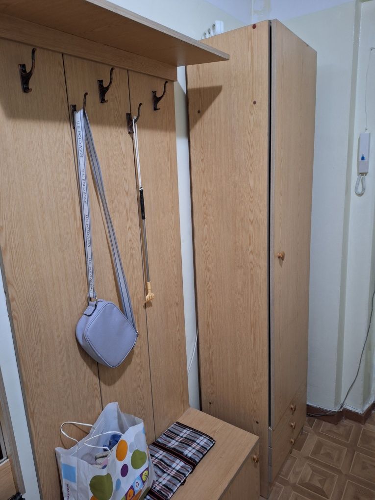 Шкаф в прихожую бу