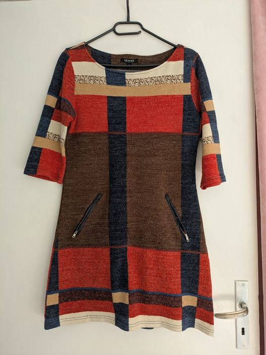 Есенно зимна рокля с джобове