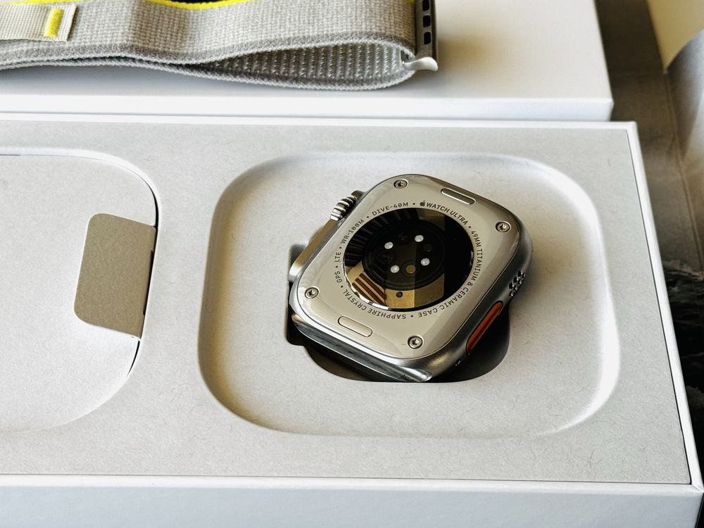 Apple Watch Ultra 49mm Titanium