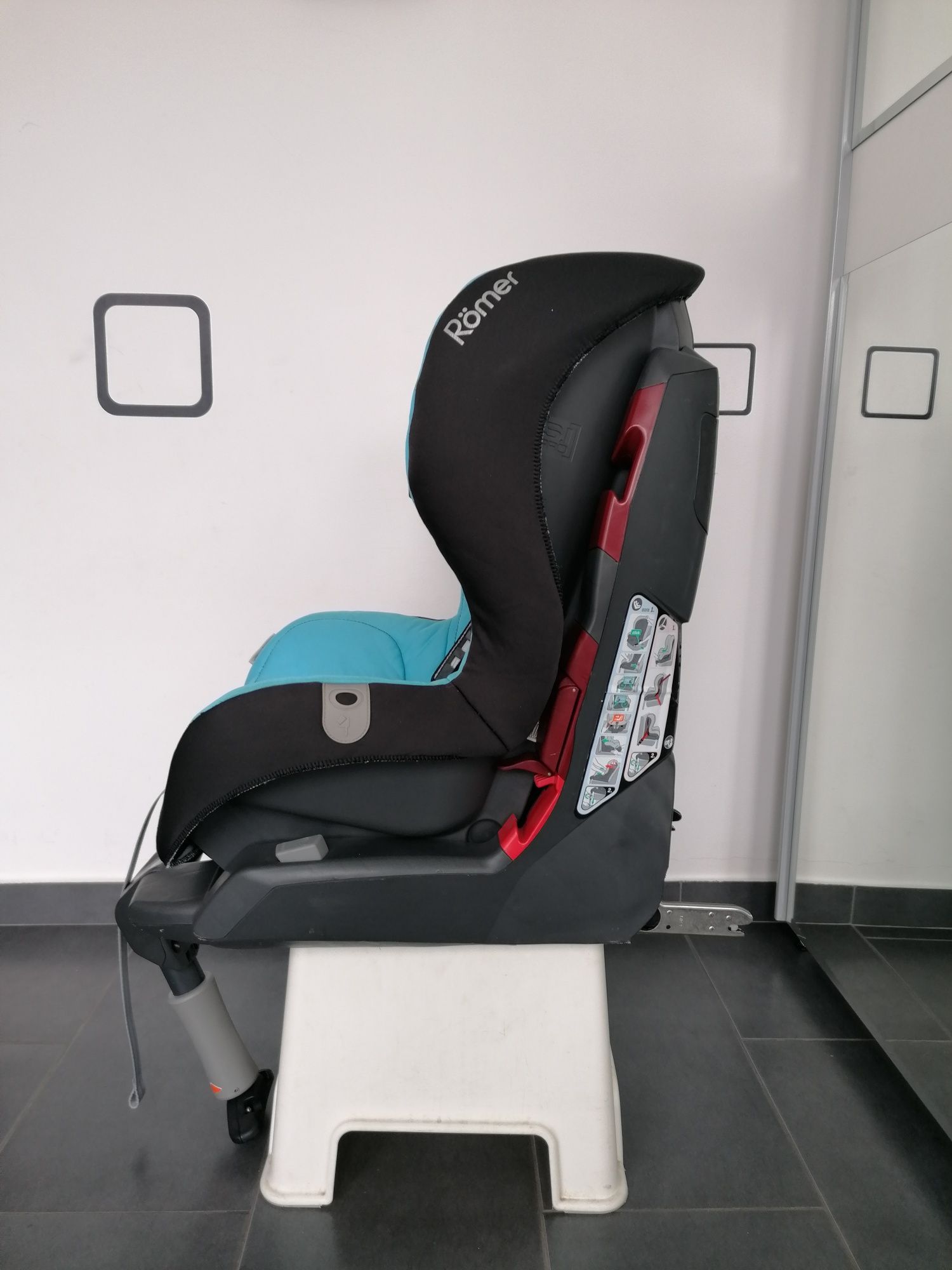 Scaun auto Britax Romer Safefix Plus cu isofix pt copii între 9 și 18