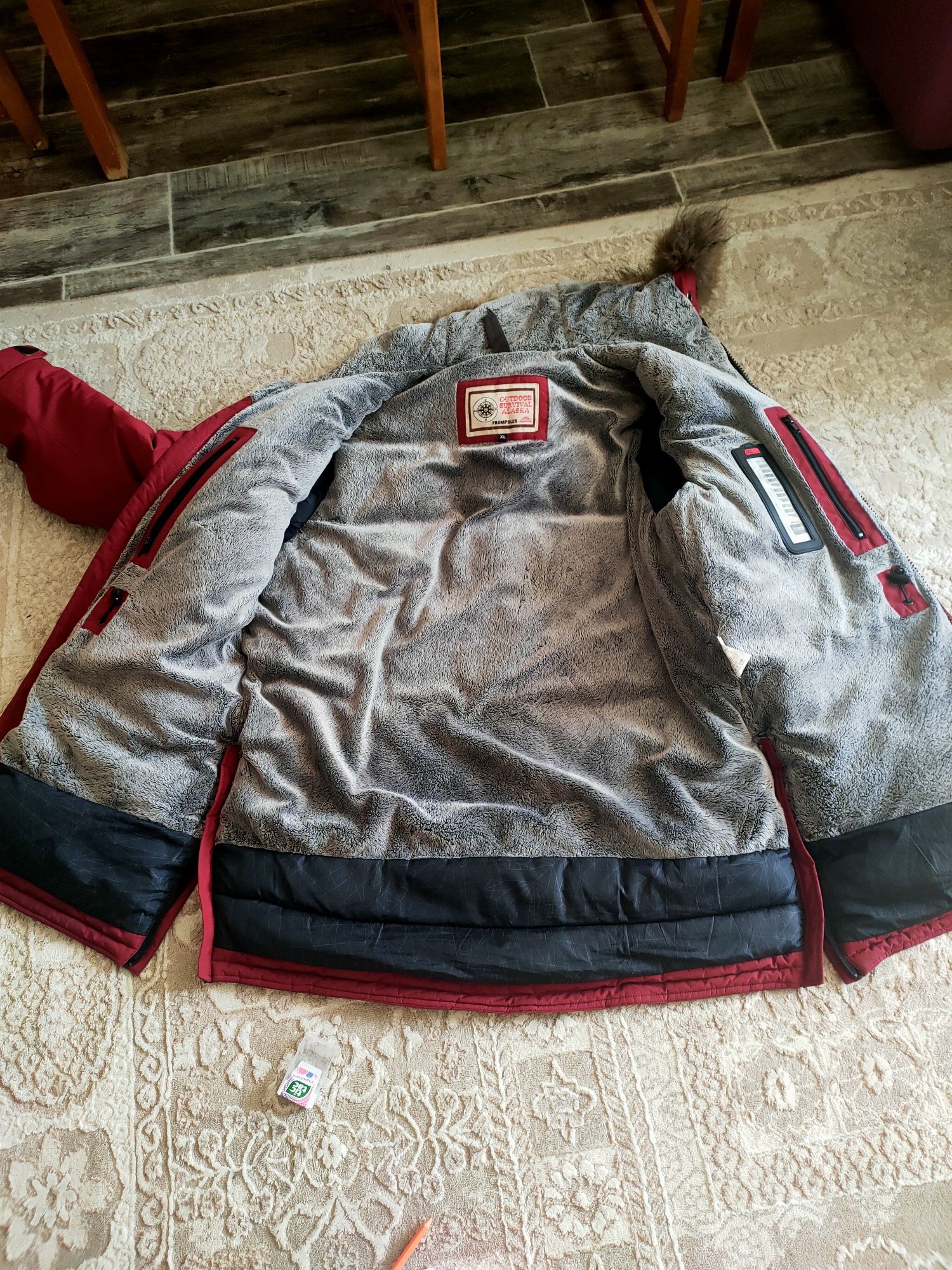 Продам куртку Аляска оригинал xl в отличном состоянии