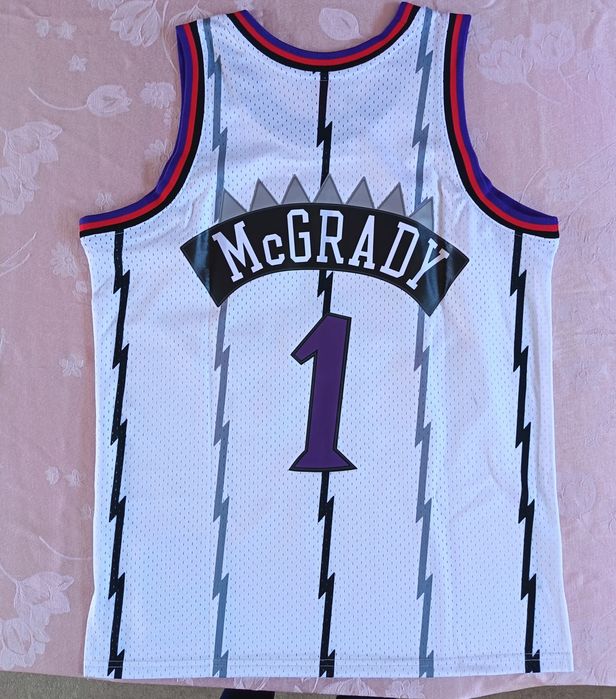 Maiou de baschet cu Tracy McGrady (disponibil)