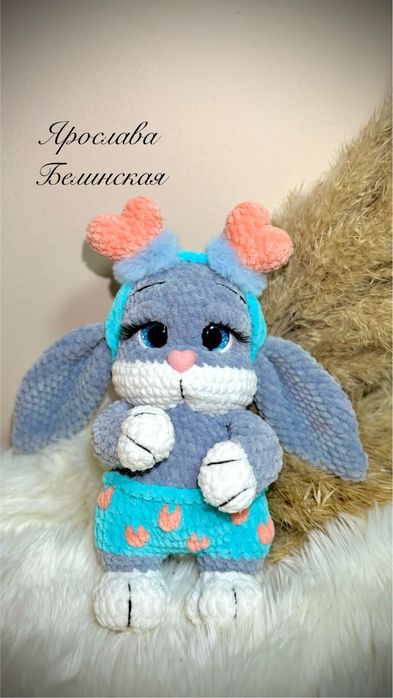 Плюшевая зайка на день влюбленных