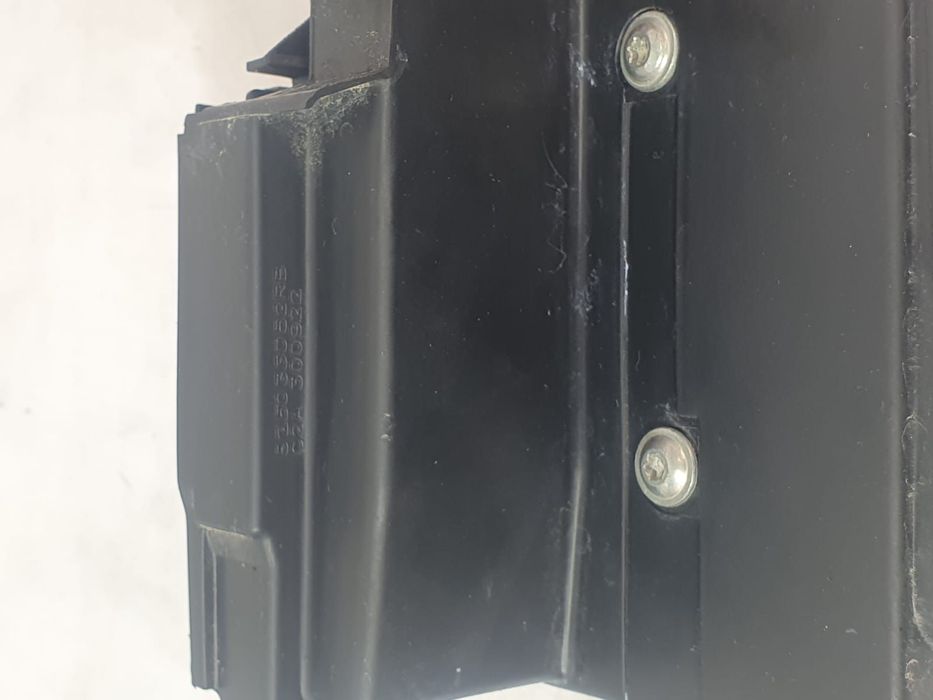 Broasca usa stanga spate 825033052r Dacia Logan 3