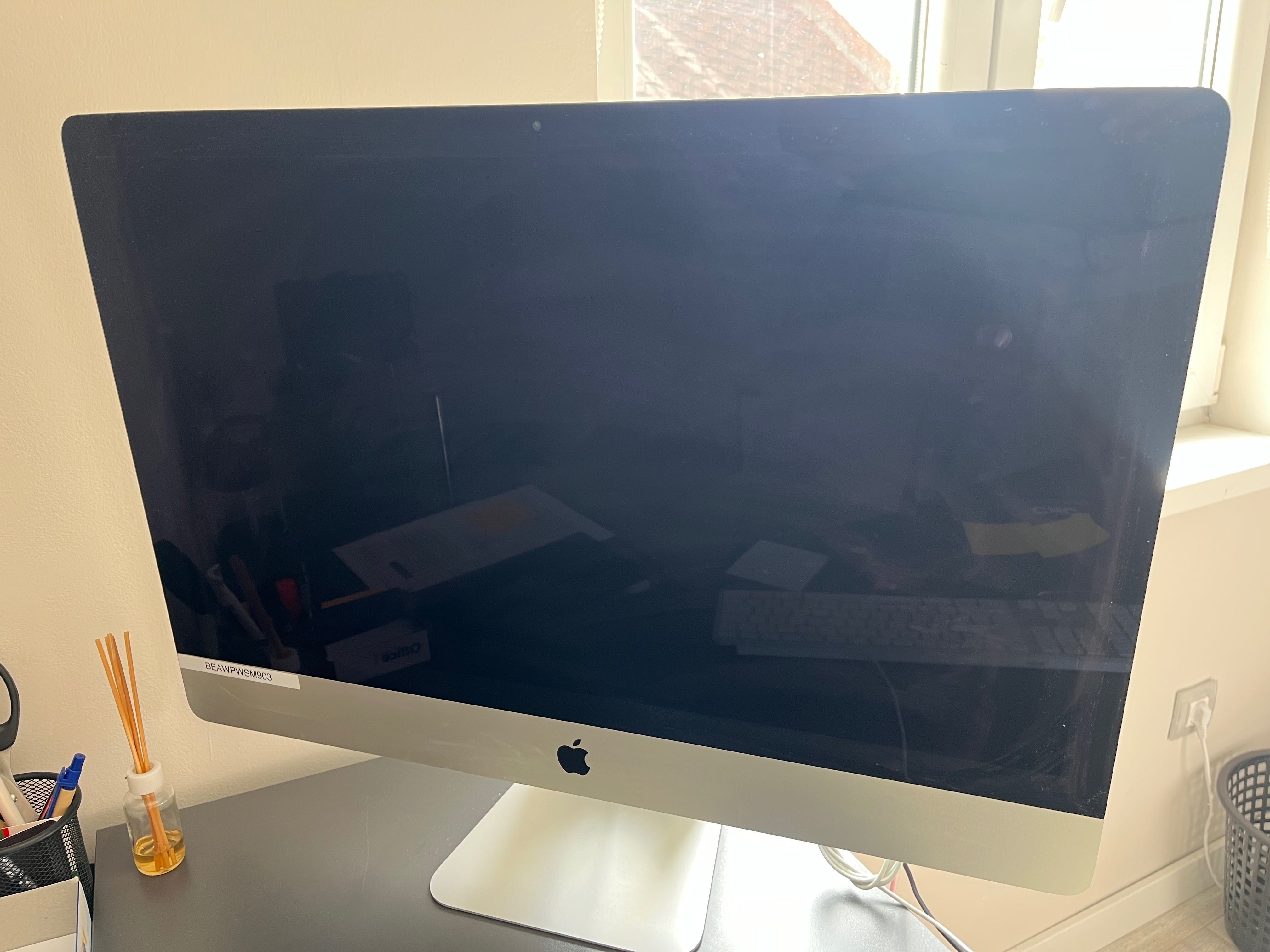 iMac компютри, 8 броя