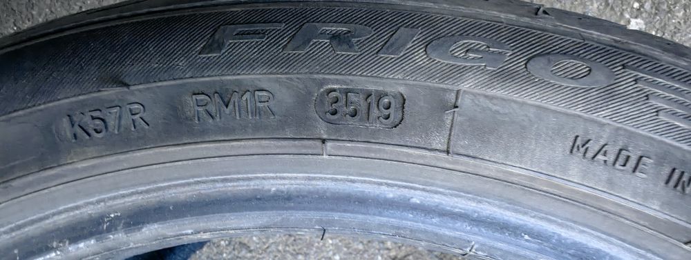 Anvelope iarna Debica Frigo 225 45 R17 cauciucuri împreună 180 lei