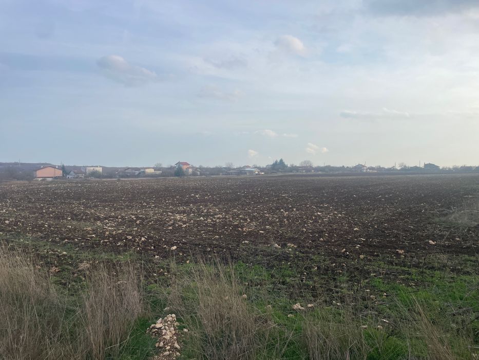 Парцел от Собственик над Виница-м.”Лозите”-3300кв.м-15€/кв.м до къщите