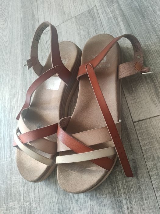 Sandale in stare foarte buna, mar. 38