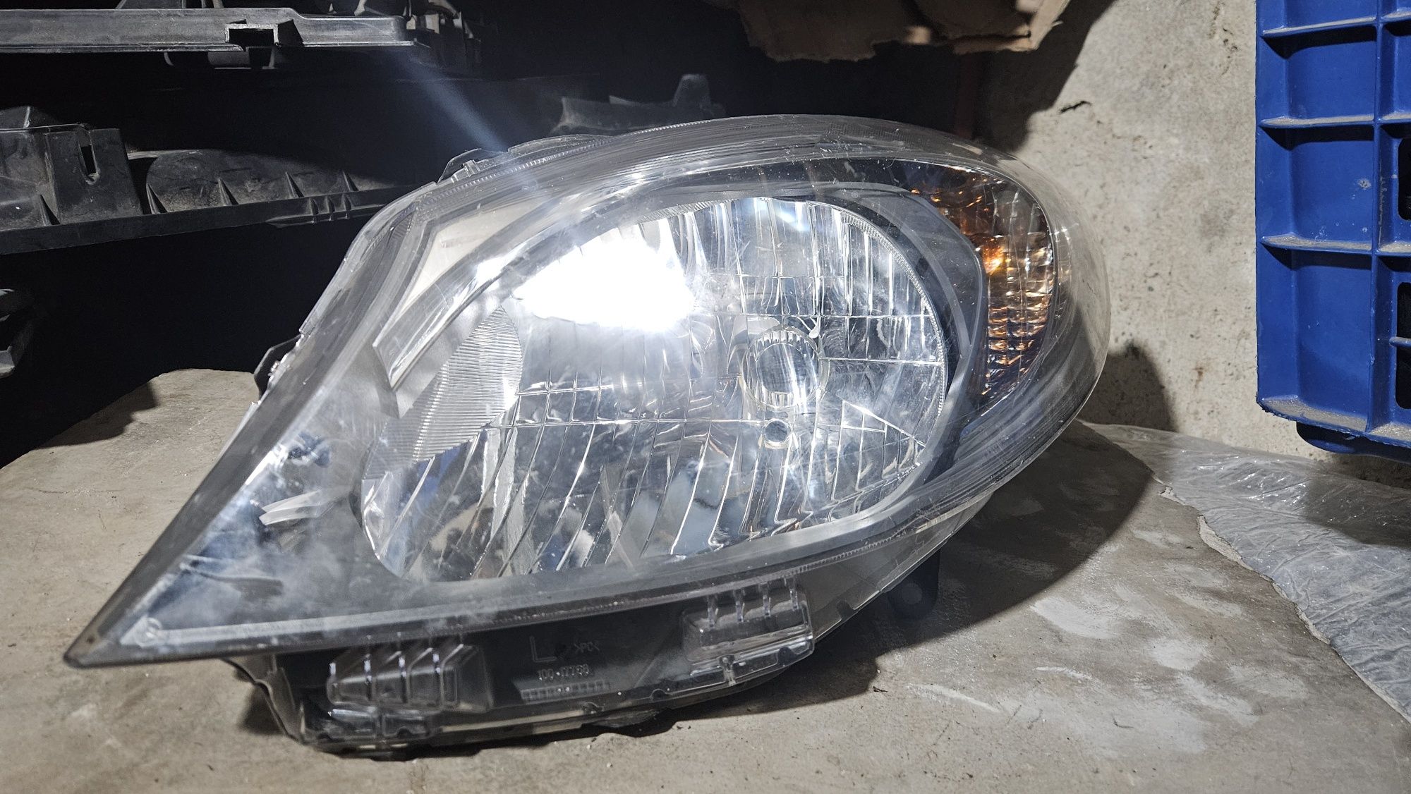 Ляв фар за Mercedes-Benz Citan(w215)